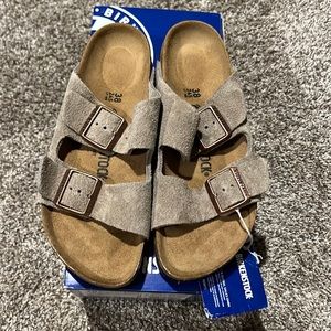 New Birkenstock Arizona BS in Taupe